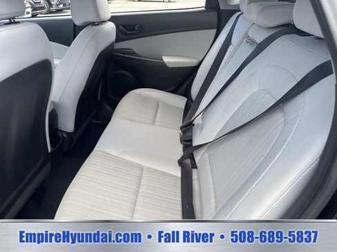 Used 2023 Hyundai Kona SEL AWD/4WD image 15