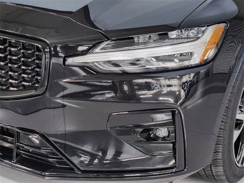 Used 2024 Volvo S60 B5 Core image 12