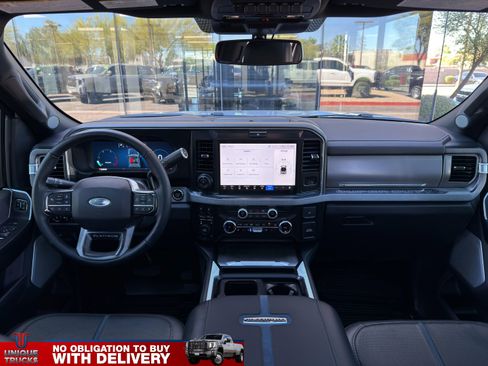 Used 2025 Ford F450 Platinum image 33