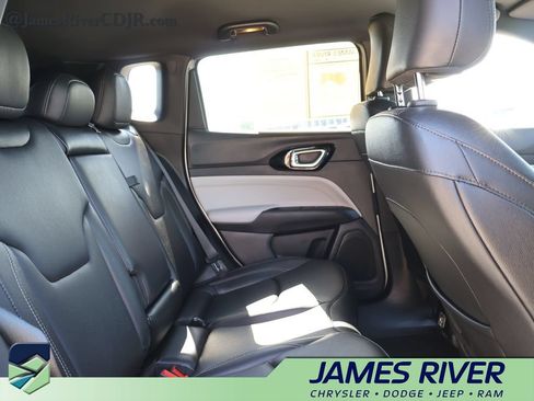 Used 2025 Jeep Compass Limited AWD/4WD image 12