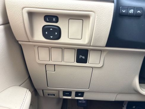 Used 2013 Lexus ES 350 w/ Luxury Pkg FWD image 30