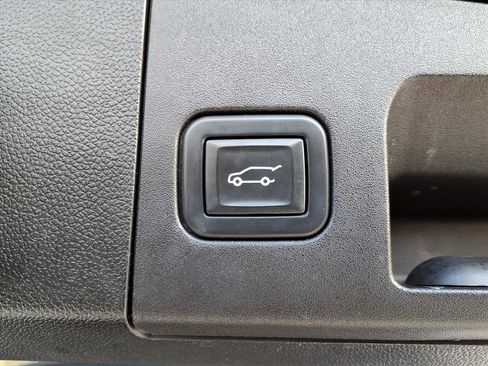 Used 2023 Cadillac XT4 Sport image 9