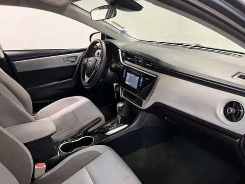Used 2017 Toyota Corolla LE w/ Carpet Mat Package (TMS) FWD image 11