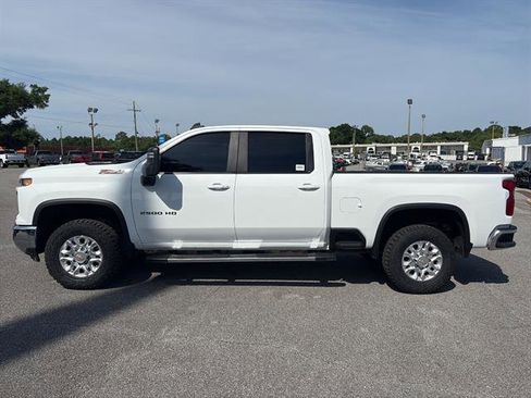 Used 2025 Chevrolet Silverado 2500 LT AWD/4WD image 3