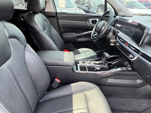 Certified 2025 Kia Sorento SX FWD image 15