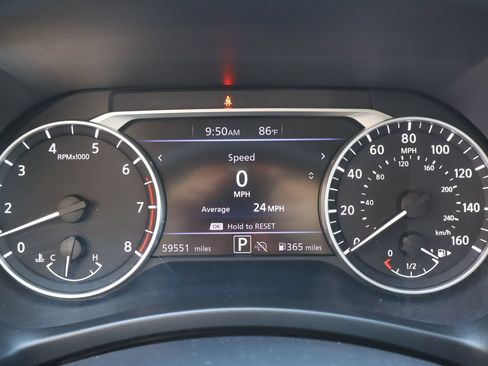 Used 2024 Nissan Sentra SV FWD image 9