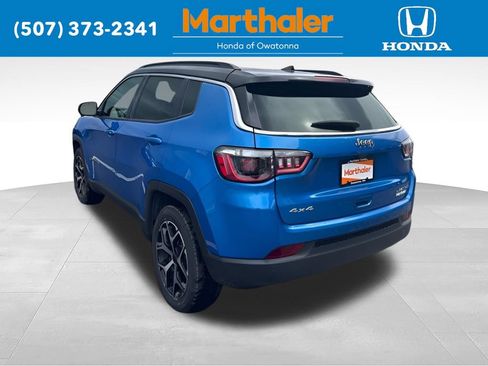Used 2025 Jeep Compass Limited AWD/4WD image 3