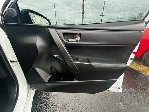 Used 2017 Toyota Corolla SE image 21