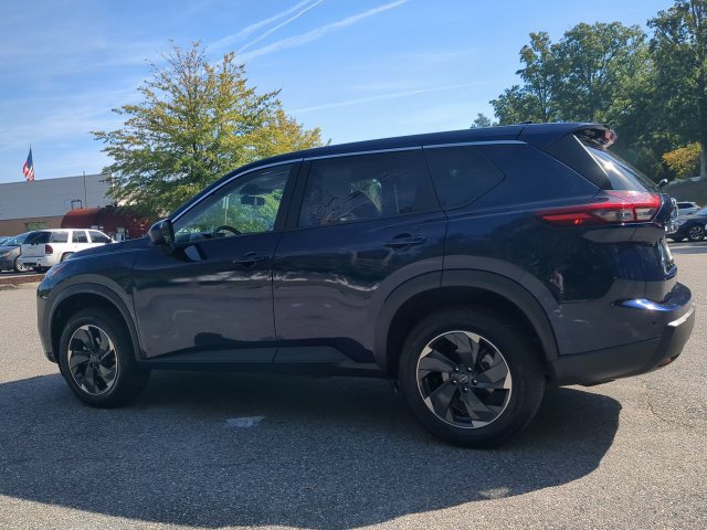 Used 2024 Nissan Rogue SV AWD/4WD image 6