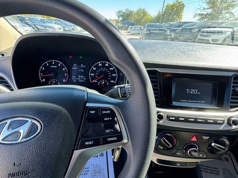 Used 2022 Hyundai Accent SE image 13