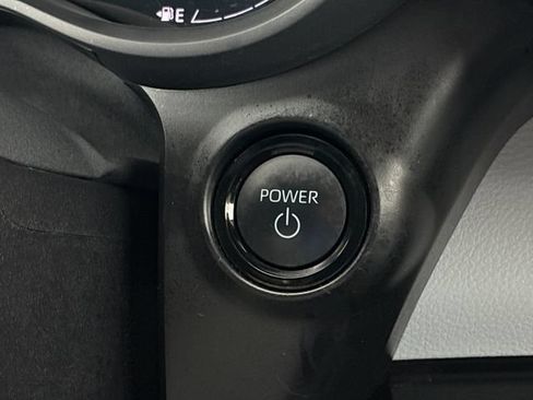Used 2025 Toyota Sienna XLE FWD image 22