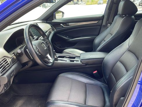 Used 2018 Honda Accord Sport image 6