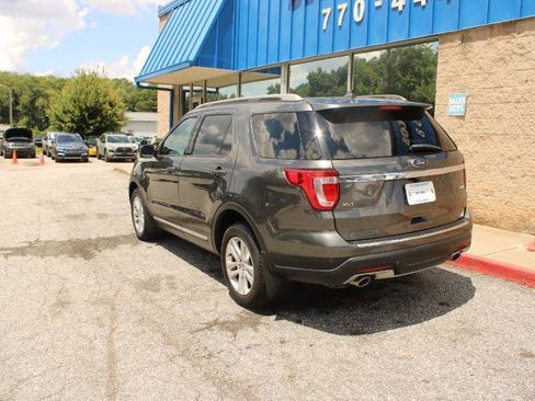 Used 2018 Ford Explorer XLT w/ Equipment Group 202A AWD/4WD image 5