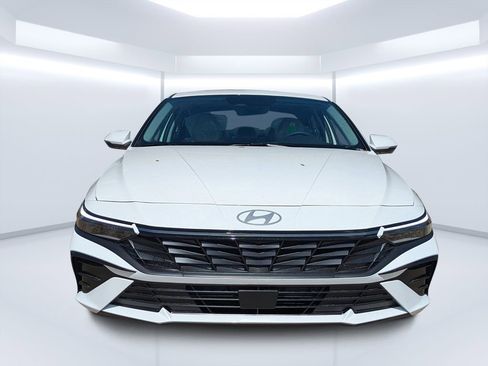 New 2026 Hyundai Elantra Limited FWD image 8