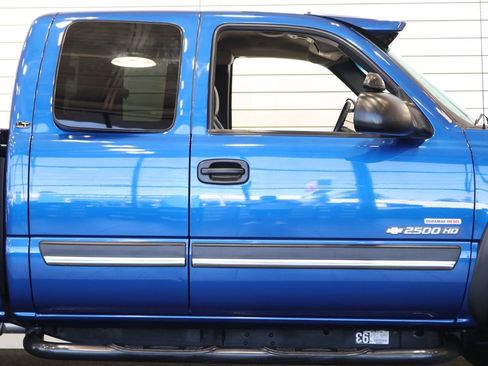 Used 2004 Chevrolet Silverado 2500 LT w/ Skid Plate Package AWD/4WD image 47