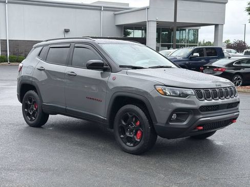 Used 2023 Jeep Compass Trailhawk AWD/4WD image 15