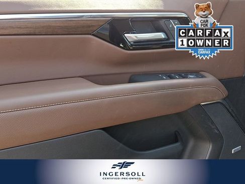 Used 2025 Chevrolet Suburban High Country image 17