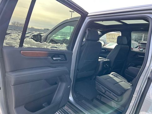 New 2026 GMC Yukon XL Denali w/ Sun & Power Step Package image 32