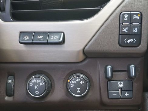 Used 2015 GMC Yukon Denali w/ Premium Package image 29