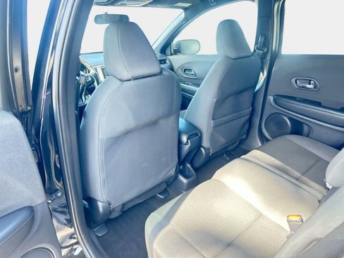 Used 2019 Honda HR-V Sport image 12