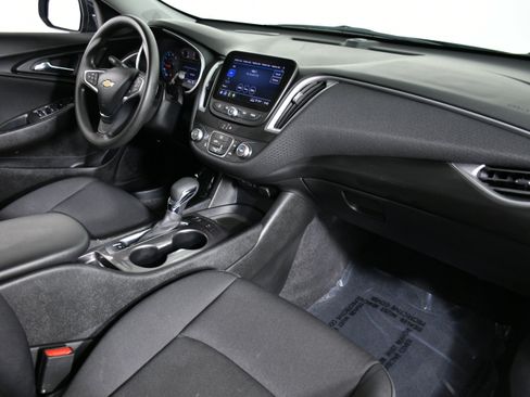 Used 2025 Chevrolet Malibu LS image 27