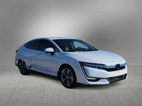 Used 2018 Honda Clarity Plug-In Hybrid image 2