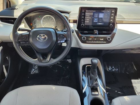 Used 2020 Toyota Corolla LE w/ LE Premium Package FWD image 3