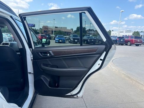 Used 2019 Subaru Outback 2.5i Limited AWD/4WD image 32