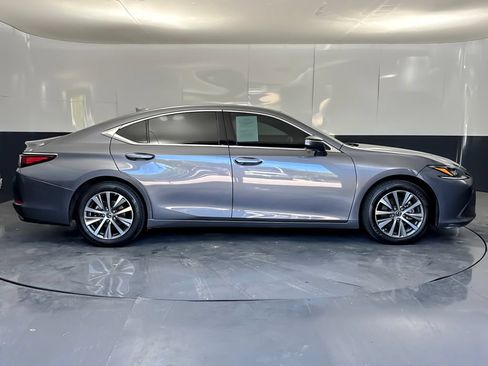 Used 2021 Lexus ES 350 FWD image 2