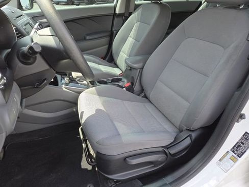 Used 2018 Kia Forte LX FWD image 26