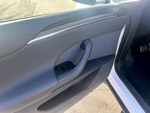 Used 2023 Tesla Model X image 23