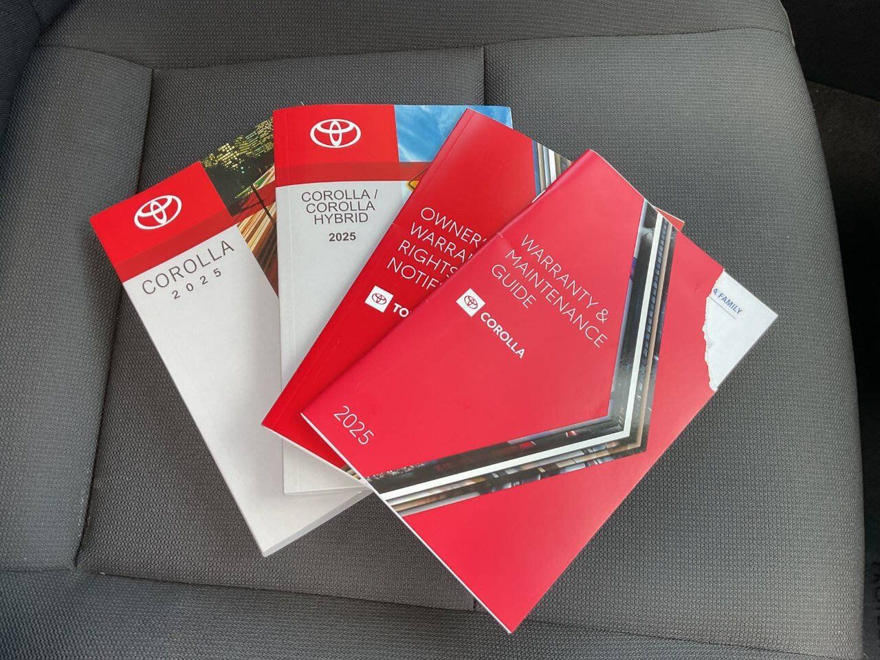 Used 2025 Toyota Corolla LE FWD image 46