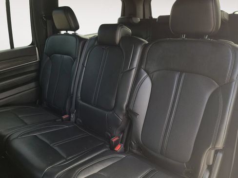 Used 2024 Jeep Wagoneer Series II w/ Flexible Seating Group RWD image 13