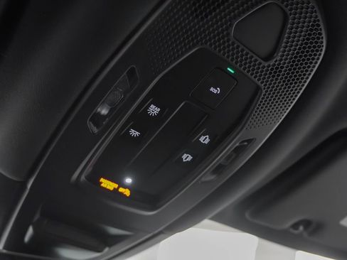 Used 2025 Porsche Cayenne Coupe AWD/4WD image 28