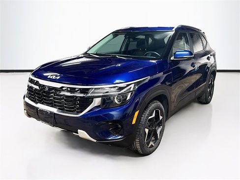 Used 2024 Kia Seltos EX image 3