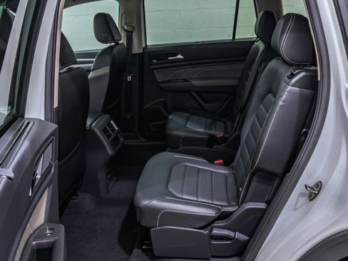 Used 2023 Volkswagen Atlas SEL Premium image 17