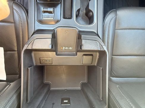 Used 2022 GMC Sierra 1500 Denali image 42