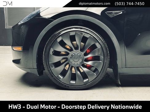Used 2023 Tesla Model Y Performance AWD/4WD image 36