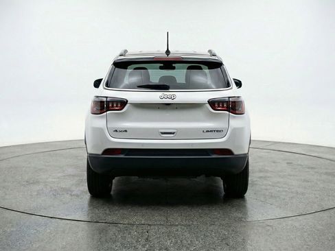 Used 2025 Jeep Compass Trailhawk image 7