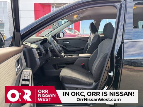 Used 2021 Nissan Rogue SV image 13