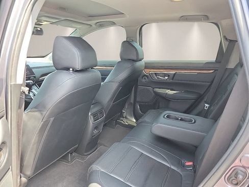 Used 2022 Honda CR-V Touring image 9
