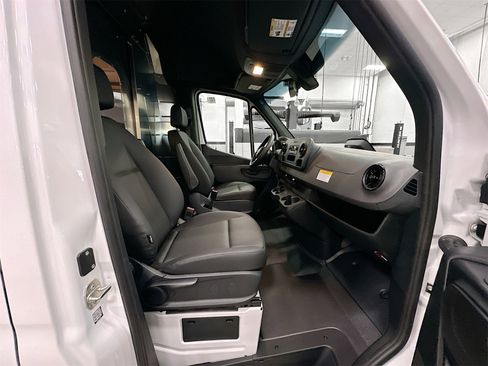 New 2025 Mercedes-Benz Sprinter 2500 image 22