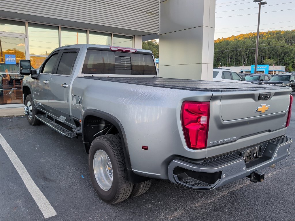 Used 2024 Chevrolet Silverado 3500 LTZ AWD/4WD image 5