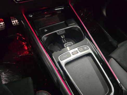 Used 2025 Mercedes-Benz GLB 35 AMG 4MATIC image 26