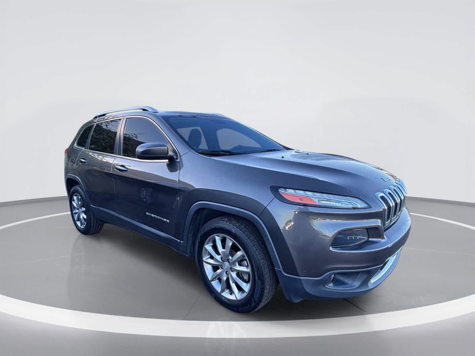 Used 2017 Jeep Cherokee Limited FWD image 7