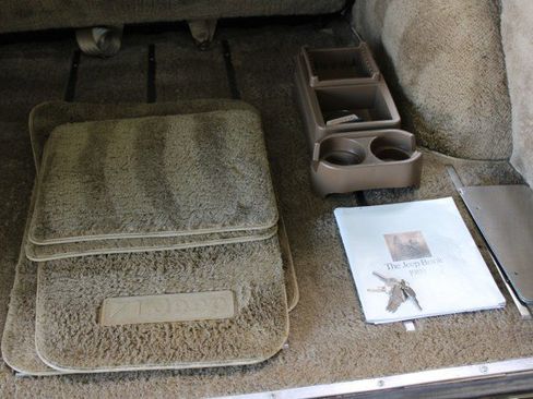 Used 1989 Jeep Grand Wagoneer image 60