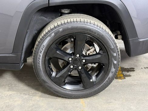 Used 2024 Jeep Grand Cherokee Limited w/ Black Appearance Package RWD image 48