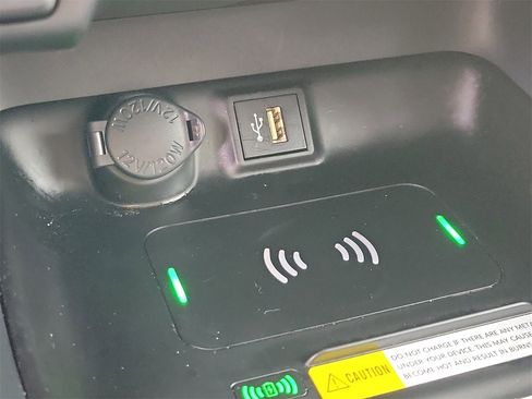 Used 2025 Toyota RAV4 XLE image 30