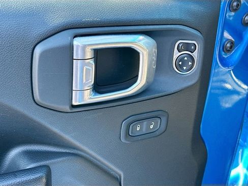 Used 2024 Jeep Wrangler Sport S image 17