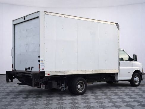 Used 2021 Chevrolet Express 3500 w/ Driver Convenience Package image 2